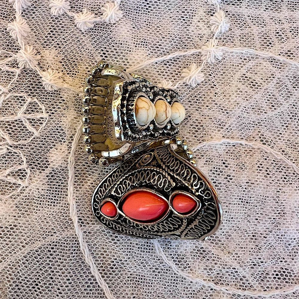 2 Southwestern Stretch Statement Rings ~9 & 9.75 Adjustable - Picture 4 of 9